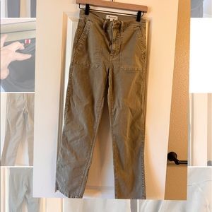 Madewell khaki pants straight leg patch pockets with stretch! Worn twice.